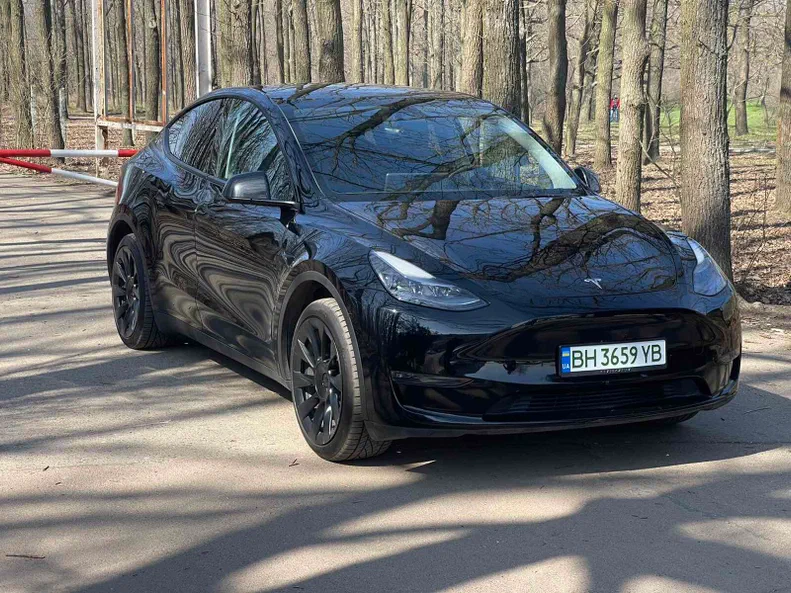 Tesla Model Y 2023 - 2