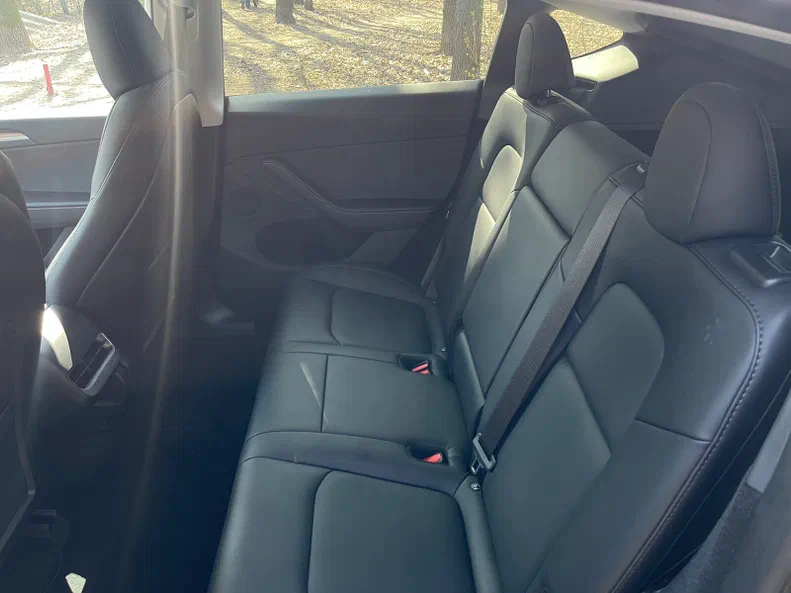 Tesla Model Y 2023 - 10