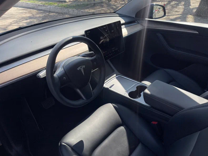 Tesla Model Y 2023 - 11