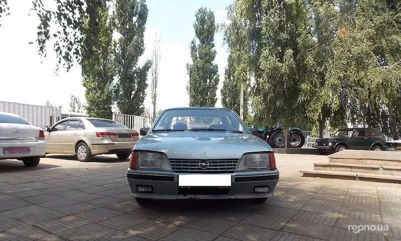 Opel Rekord 1987 - 7