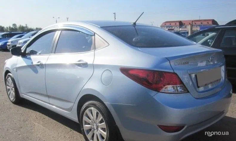 Hyundai Accent 2011 - 1
