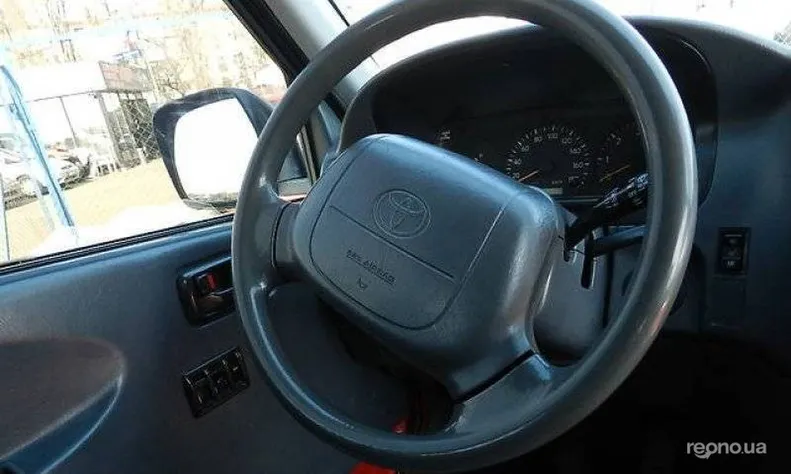 Toyota Hiace 2006