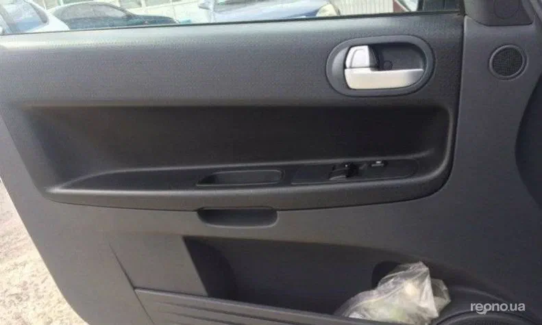 Mitsubishi Colt 2007 - 9