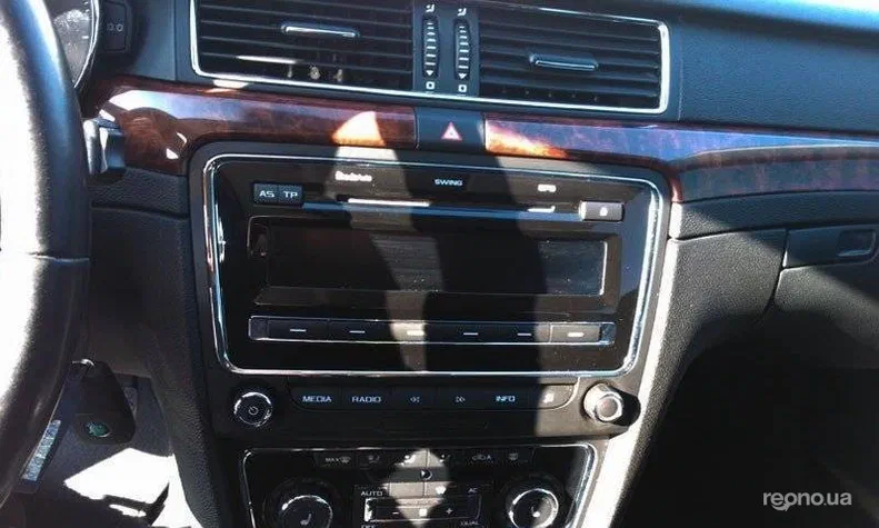 Skoda Superb 2010 - 18