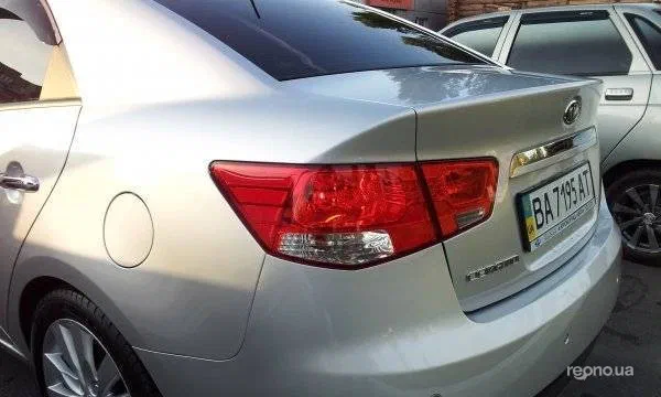 Kia Cerato 2011 - 1