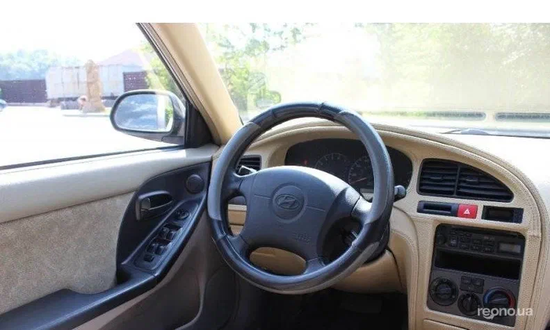 Hyundai Elantra 2002 - 25