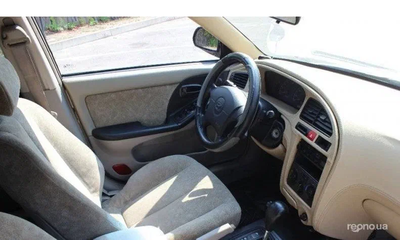 Hyundai Elantra 2002 - 19