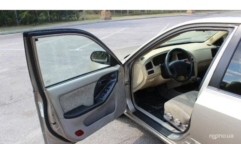 Hyundai Elantra 2002 - 9