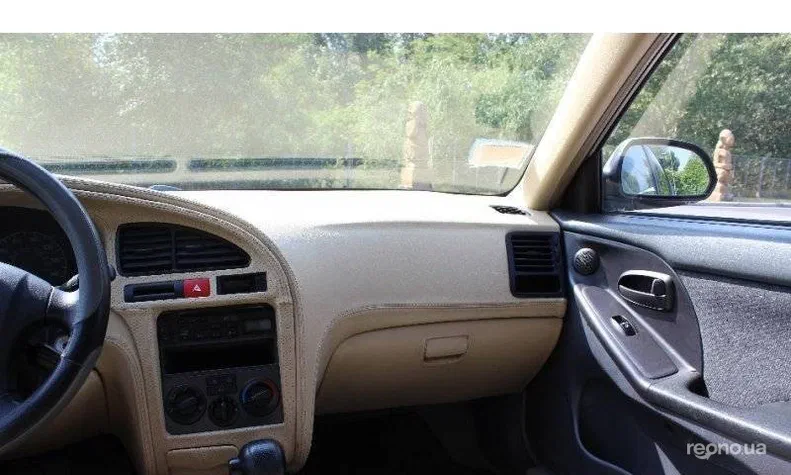Hyundai Elantra 2002 - 24