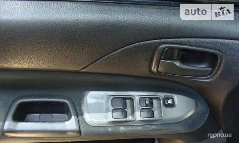 Mitsubishi Lancer 2005 - 7