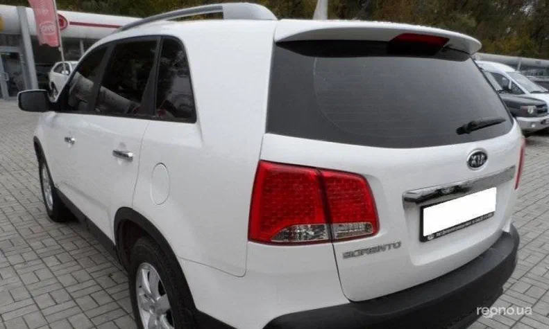 Kia Sorento 2011 - 4