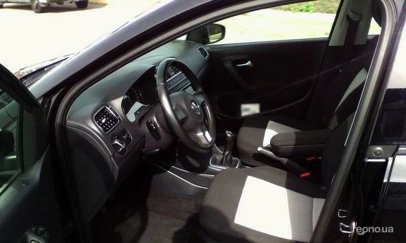 Volkswagen Polo 2012 - 16