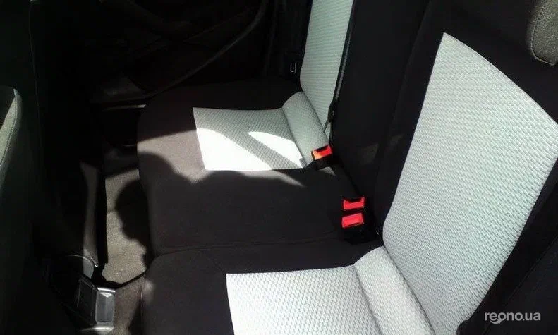 Volkswagen Polo 2012 - 19