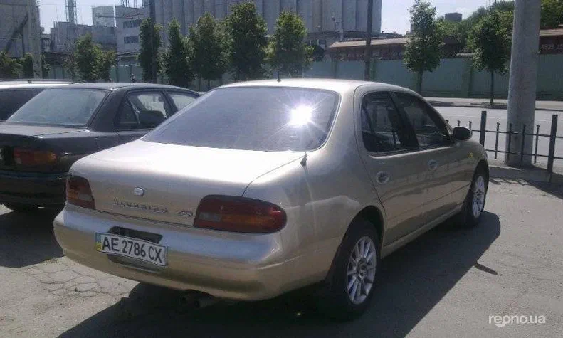 Nissan Bluebird 1995 - 8