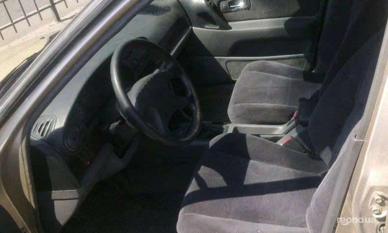 Nissan Bluebird 1995 - 6