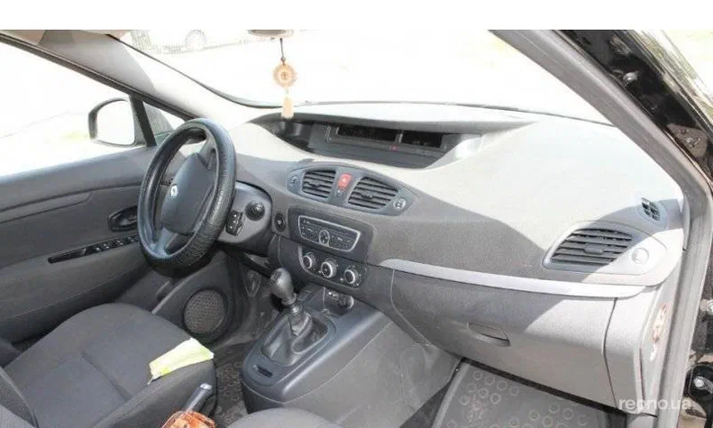 Renault Scenic 2011 - 13