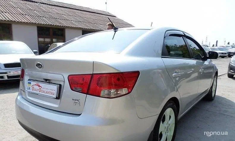 Kia Cerato 2009 - 5