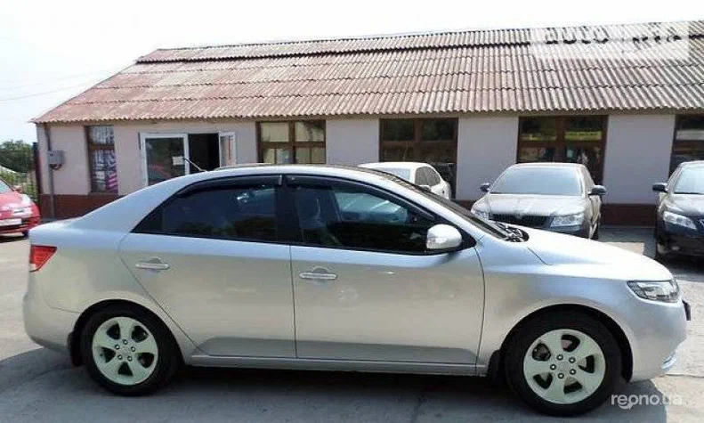 Kia Cerato 2009 - 3