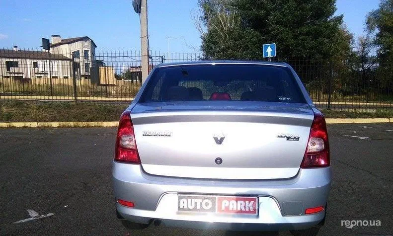 Renault Logan 2011 - 18