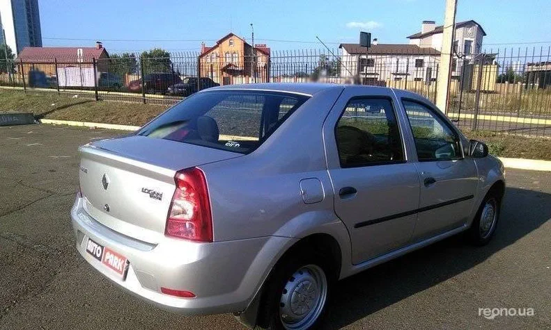 Renault Logan 2011 - 19