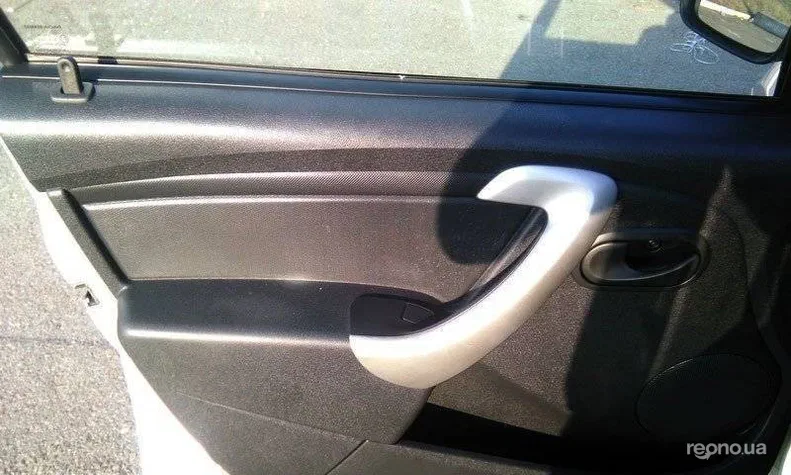 Renault Logan 2011 - 14