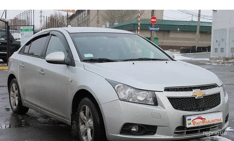 Chevrolet Cruze 2010 - 11