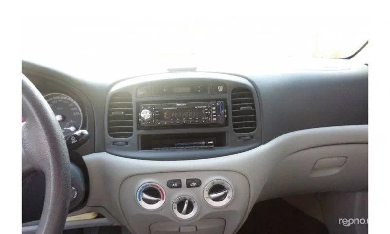 Hyundai Accent 2008 - 3