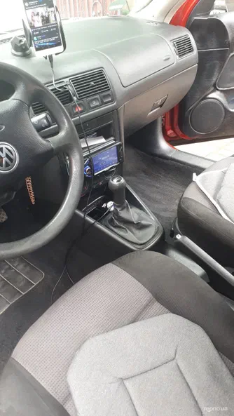 Volkswagen Golf 2000