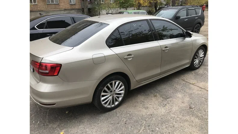 Volkswagen Jetta 2013 - 5