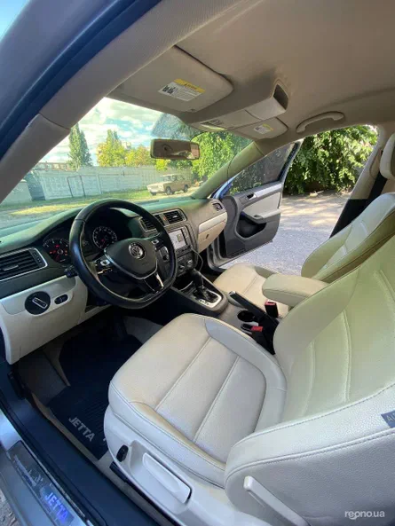 Volkswagen Jetta 2013 - 8