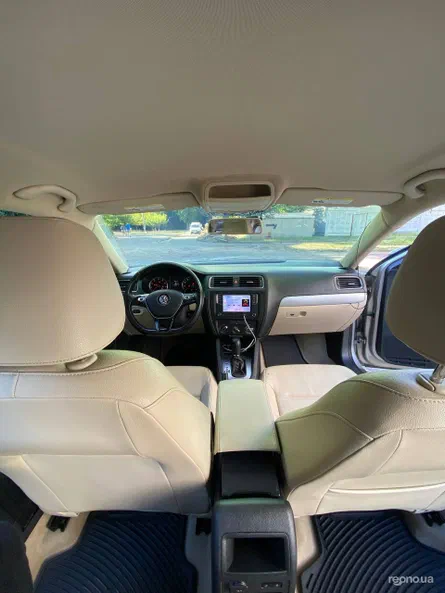 Volkswagen Jetta 2013 - 6