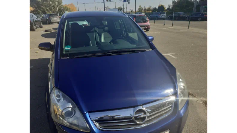 Opel Zafira 2009 - 16