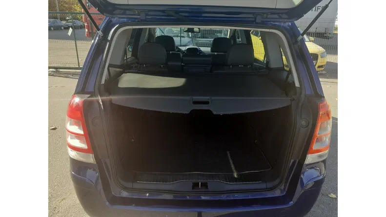 Opel Zafira 2009 - 9