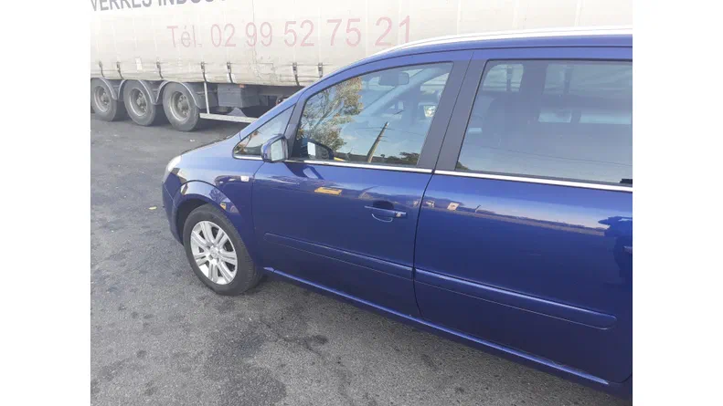 Opel Zafira 2009 - 49