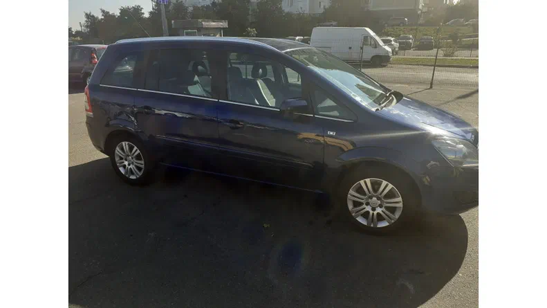 Opel Zafira 2009 - 20