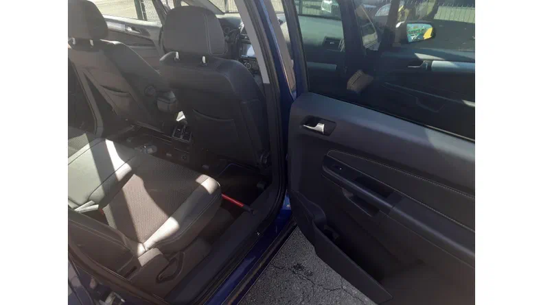 Opel Zafira 2009 - 37