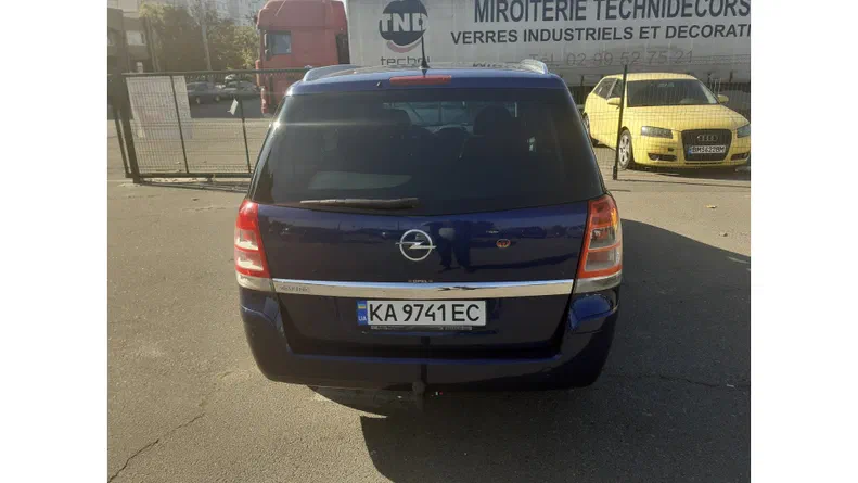 Opel Zafira 2009 - 23