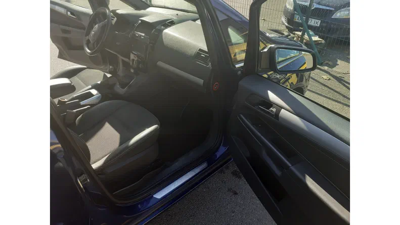 Opel Zafira 2009 - 36