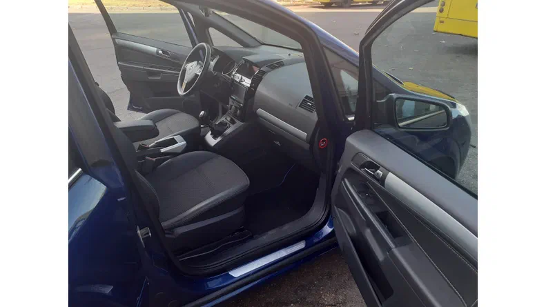 Opel Zafira 2009 - 57