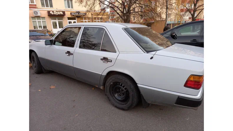 Mercedes-Benz E-Клас 1992 - 13