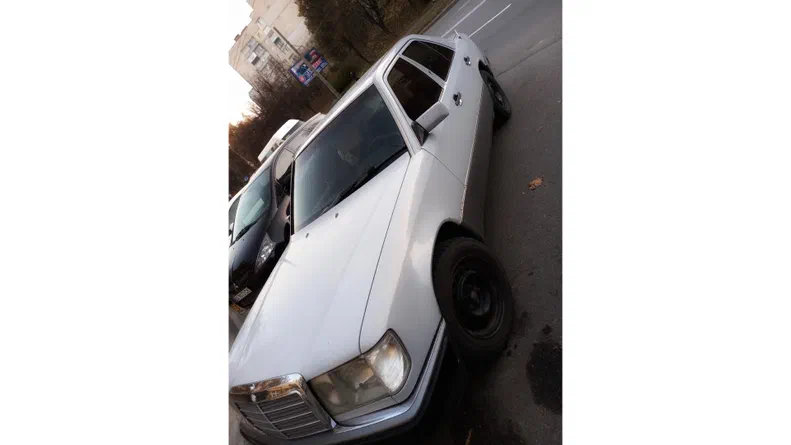 Mercedes-Benz E-Клас 1992 - 8