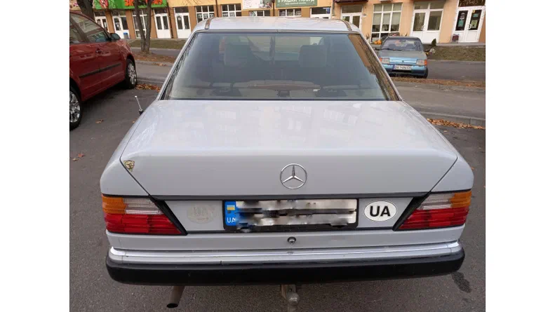 Mercedes-Benz E-Клас 1992 - 12
