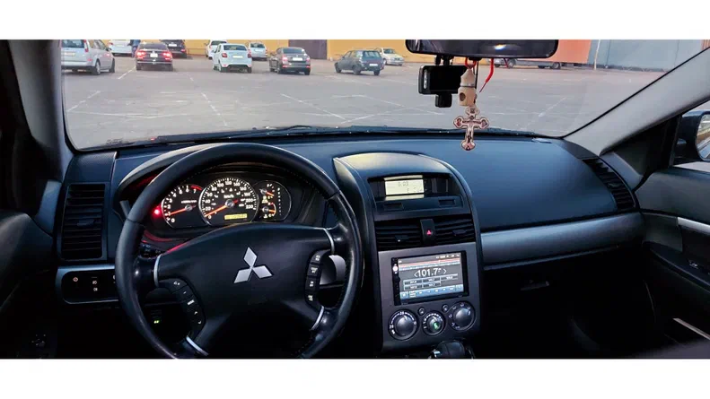 Mitsubishi Galant 2009