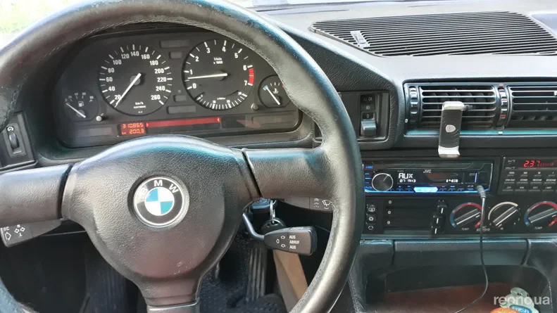 BMW 5 серии 1990