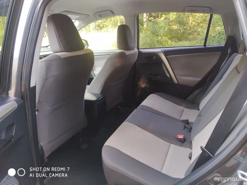 Toyota RAV4 2015 - 6
