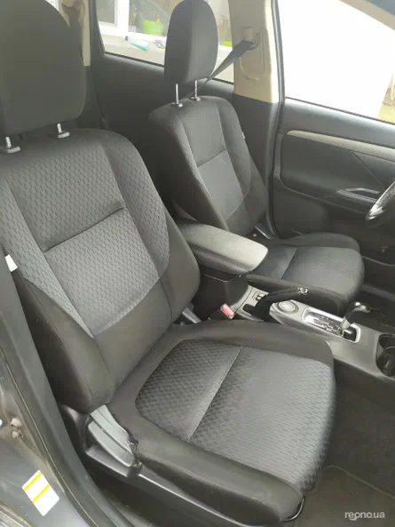 Mitsubishi Outlander 2013