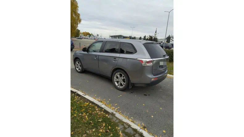 Mitsubishi Outlander 2013