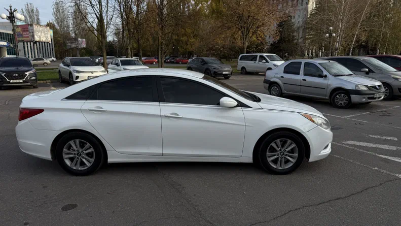 Hyundai Sonata 2013 - 1