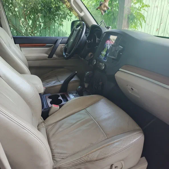 Mitsubishi Pajero 2007 - 8