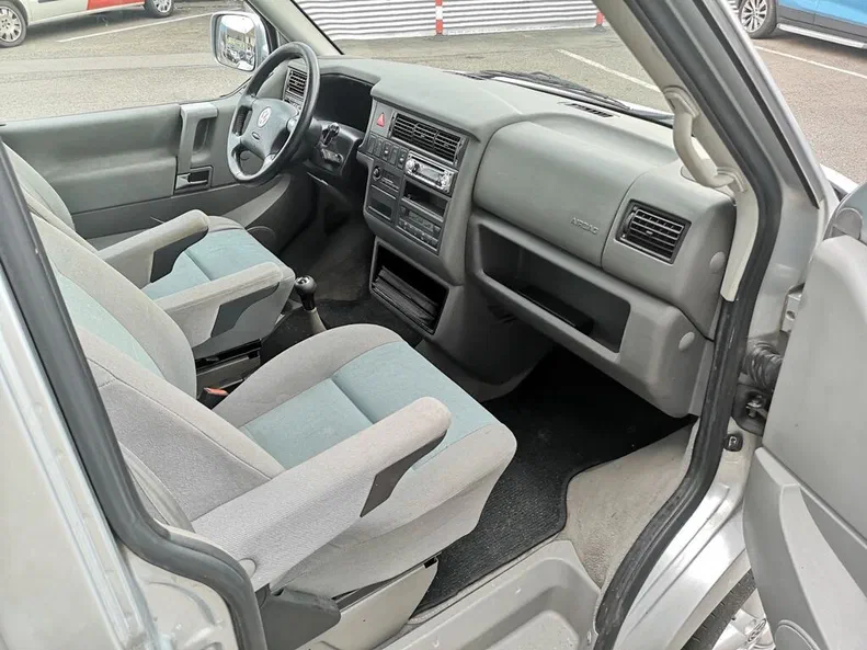 Volkswagen Transporter 2001 - 12